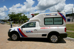 Governador Rui Costa entrega ambulncia, trator agrcola e caixa ...